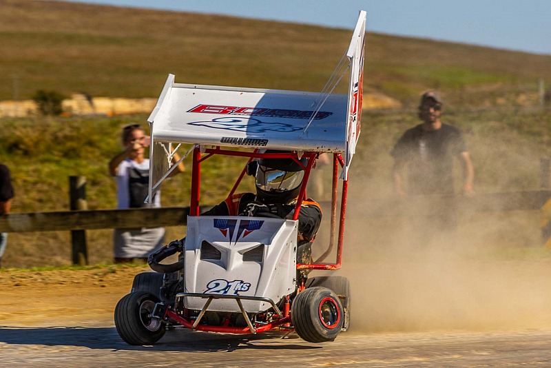 Outlaw & Dirt Karts